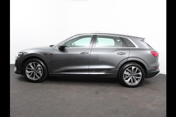 Audi e-tron 50 quattro S-Line edition Panoramadak Navigatie Camera Parkeersensoren Elektrische achterklep Elektrische stoelen en verwarmd Virtual Cockpit Climate Control