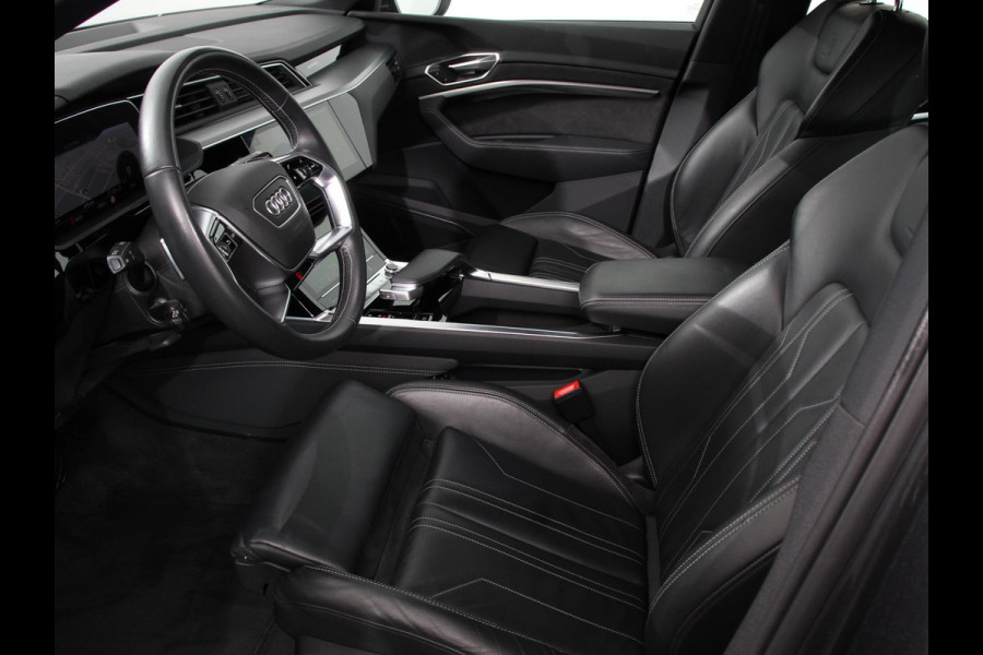 Audi e-tron 50 quattro S-Line edition Panoramadak Navigatie Camera Parkeersensoren Elektrische achterklep Elektrische stoelen en verwarmd Virtual Cockpit Climate Control