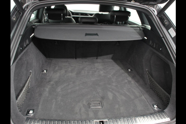 Audi e-tron 50 quattro S-Line edition Panoramadak Navigatie Camera Parkeersensoren Elektrische achterklep Elektrische stoelen en verwarmd Virtual Cockpit Climate Control