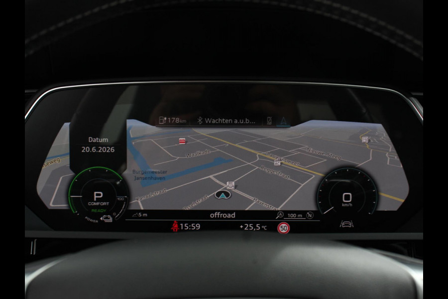 Audi e-tron 50 quattro S-Line edition Panoramadak Navigatie Camera Parkeersensoren Elektrische achterklep Elektrische stoelen en verwarmd Virtual Cockpit Climate Control