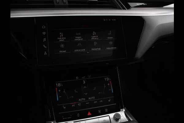 Audi e-tron 50 quattro S-Line edition Panoramadak Navigatie Camera Parkeersensoren Elektrische achterklep Elektrische stoelen en verwarmd Virtual Cockpit Climate Control