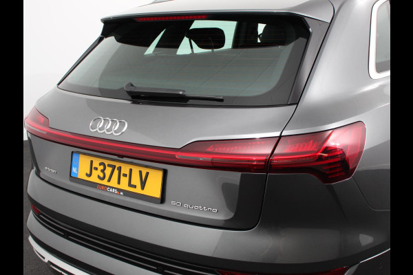 Audi e-tron 50 quattro S-Line edition Panoramadak Navigatie Camera Parkeersensoren Elektrische achterklep Elektrische stoelen en verwarmd Virtual Cockpit Climate Control