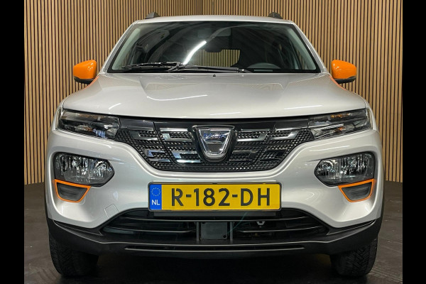 Dacia Spring Comfort Plus (Orange Pack) 27 kWh|AIRCO|LEDER|CARPLAY|CRUISE CTRL|ACHTERUITRIJCAMERA|NAVI|PARKEERSENS|LMV|NIEUWSTAAT|