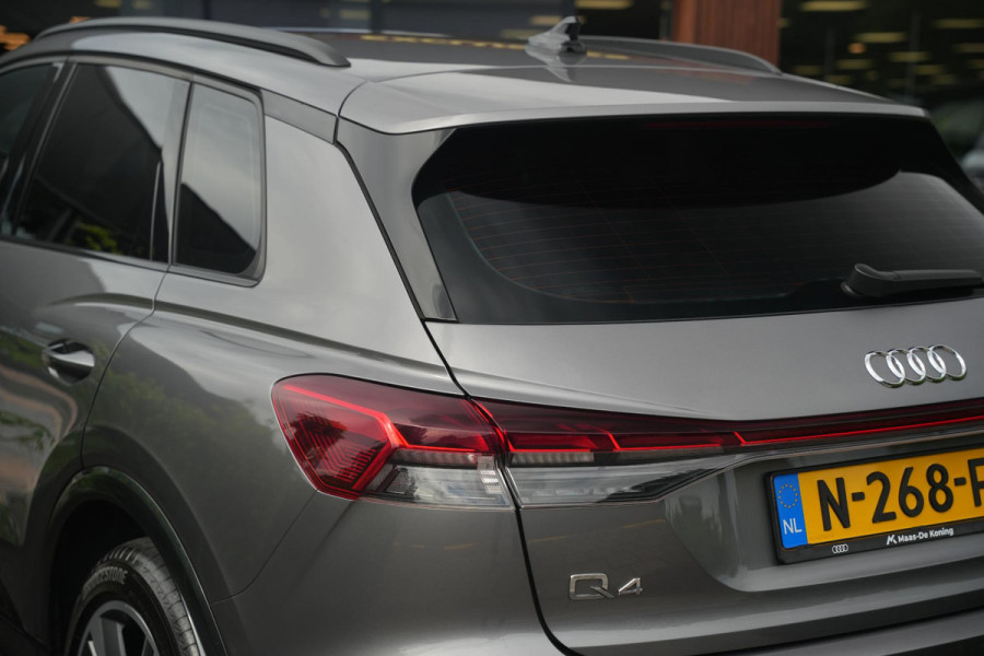 Audi Q4 e-tron 35 Launch edition Advanced 55 kWh Verkeersbord detectie Koplampreiniging Trekhaak uitklapbaar DAB Parkeersensoren voor en achter 20"L.M.