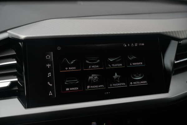 Audi Q4 e-tron 35 Launch edition Advanced 55 kWh Verkeersbord detectie Koplampreiniging Trekhaak uitklapbaar DAB Parkeersensoren voor en achter 20"L.M.