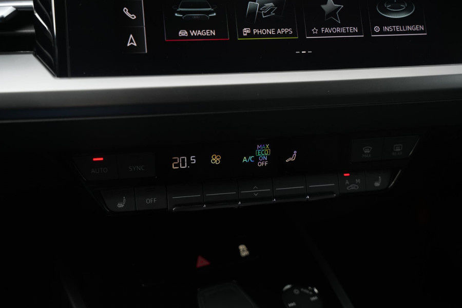 Audi Q4 e-tron 35 Launch edition Advanced 55 kWh Verkeersbord detectie Koplampreiniging Trekhaak uitklapbaar DAB Parkeersensoren voor en achter 20"L.M.