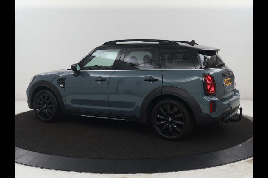MINI Countryman 1.5 Cooper Classic | Leder | Cruise control | Stoelverwarming | Camera | Park assist | Navigatie | Carplay | Sfeerverlichting | Climate control | Trekhaak | 18" velgen