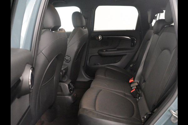 MINI Countryman 1.5 Cooper Classic | Leder | Cruise control | Stoelverwarming | Camera | Park assist | Navigatie | Carplay | Sfeerverlichting | Climate control | Trekhaak | 18" velgen