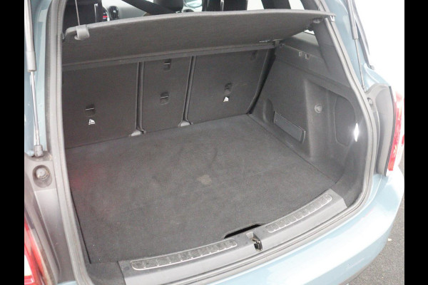 MINI Countryman 1.5 Cooper Classic | Leder | Cruise control | Stoelverwarming | Camera | Park assist | Navigatie | Carplay | Sfeerverlichting | Climate control | Trekhaak | 18" velgen