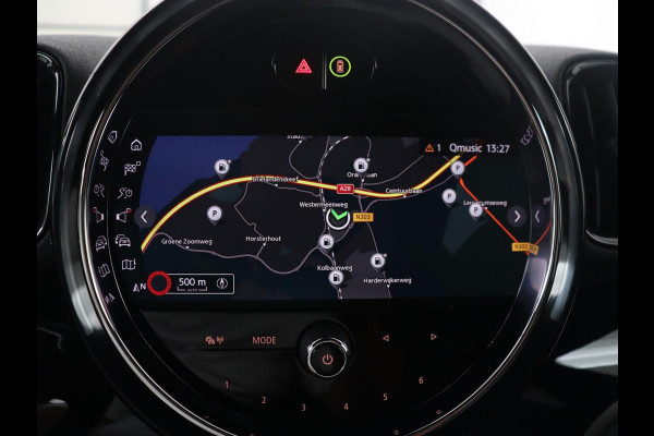 MINI Countryman 1.5 Cooper Classic | Leder | Cruise control | Stoelverwarming | Camera | Park assist | Navigatie | Carplay | Sfeerverlichting | Climate control | Trekhaak | 18" velgen