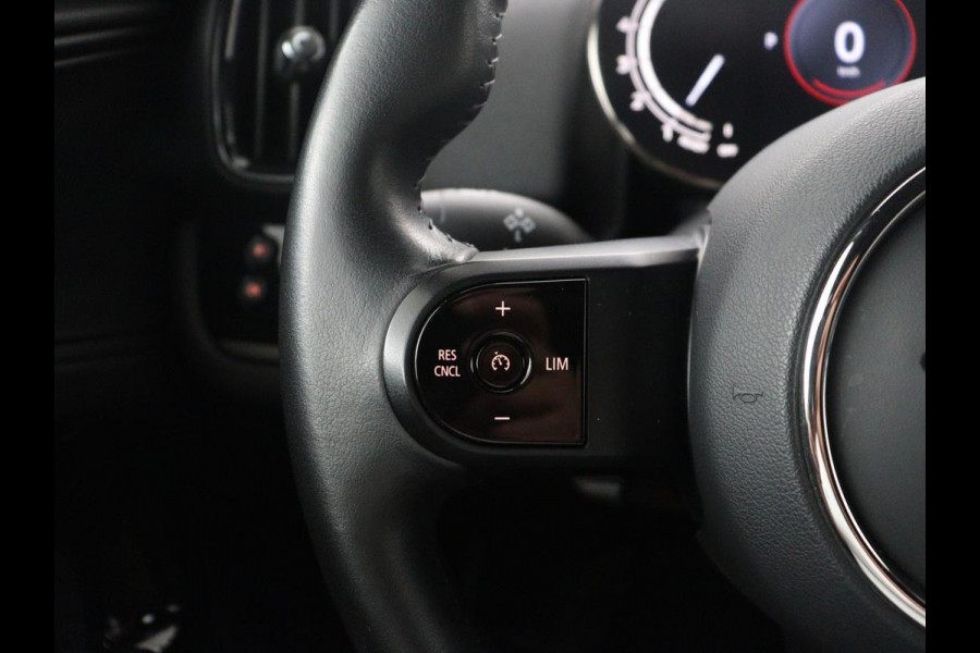 MINI Countryman 1.5 Cooper Classic | Leder | Cruise control | Stoelverwarming | Camera | Park assist | Navigatie | Carplay | Sfeerverlichting | Climate control | Trekhaak | 18" velgen