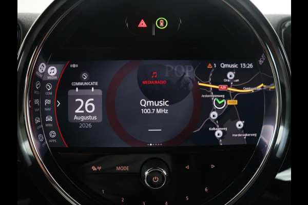 MINI Countryman 1.5 Cooper Classic | Leder | Cruise control | Stoelverwarming | Camera | Park assist | Navigatie | Carplay | Sfeerverlichting | Climate control | Trekhaak | 18" velgen