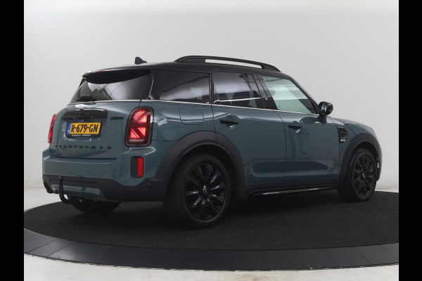 MINI Countryman 1.5 Cooper Classic | Leder | Cruise control | Stoelverwarming | Camera | Park assist | Navigatie | Carplay | Sfeerverlichting | Climate control | Trekhaak | 18" velgen