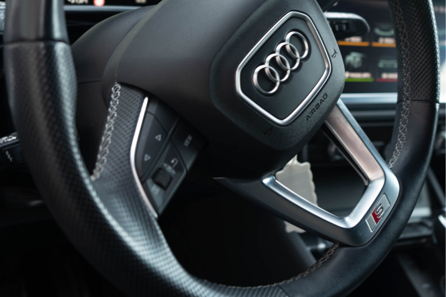 Audi Q3 45 TFSI e S-line/ 20 Inch/ Achter Camera/ s-line interieur/ 180kW