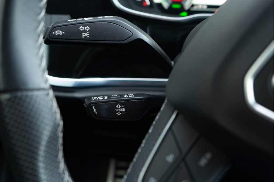 Audi Q3 45 TFSI e S-line/ 20 Inch/ Achter Camera/ s-line interieur/ 180kW