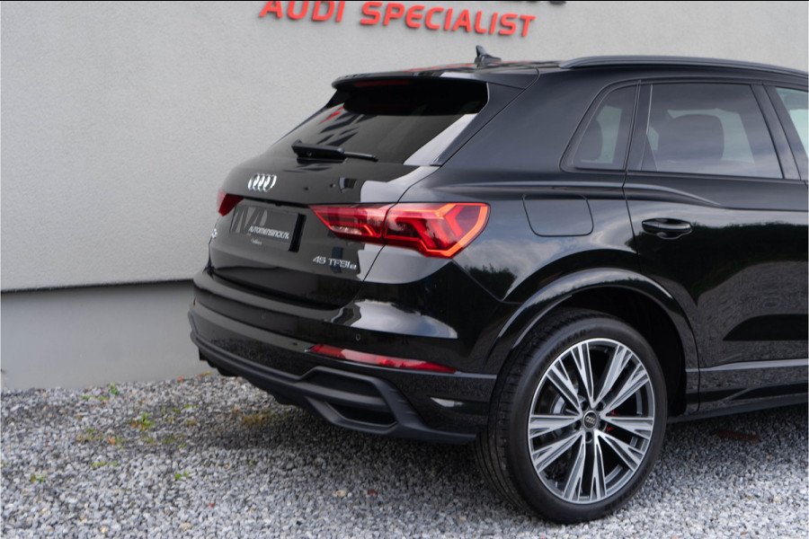 Audi Q3 45 TFSI e S-line/ 20 Inch/ Achter Camera/ s-line interieur/ 180kW