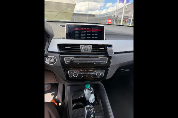BMW X1 sDrive18i Executive Edition | Stoelverwarming | Head-Up Display | Cruise Control | Parkeersensoren | Navigatie | Keyless | LED | HIFI | Elektrische Achterklep | NAP | Automaat | Dealer Onderhouden