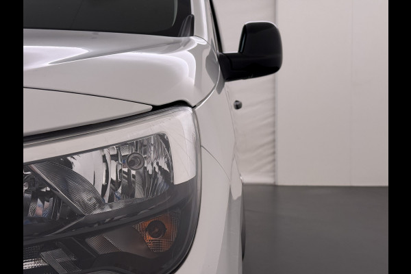Opel Combo 1.5D 102PK Trekhaak Inbouwkast Navi Camera Apple Carplay Android Auto Airco Pdc Cruise Control DAB Bluetooth Betonplex Vloer Wandbetimmering 1.000KG Trekgewicht 1e Eigenaar Origineel Nederlandse Auto
