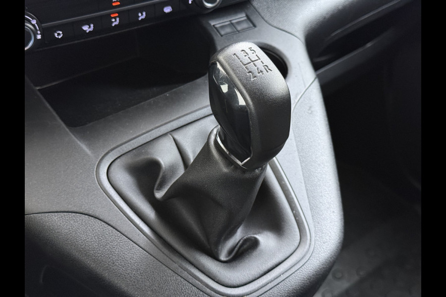 Opel Combo 1.5D 102PK Trekhaak Inbouwkast Navi Camera Apple Carplay Android Auto Airco Pdc Cruise Control DAB Bluetooth Betonplex Vloer Wandbetimmering 1.000KG Trekgewicht 1e Eigenaar Origineel Nederlandse Auto