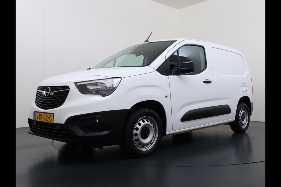 Opel Combo 1.5D 102PK Trekhaak Inbouwkast Navi Camera Apple Carplay Android Auto Airco Pdc Cruise Control DAB Bluetooth Betonplex Vloer Wandbetimmering 1.000KG Trekgewicht 1e Eigenaar Origineel Nederlandse Auto