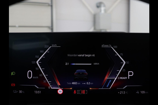 BMW i4 eDrive40 High Executive 84 kWh | SOH 98,7% | Leder | Adaptive cruise | Dodehoek detectie | Head-up | Stoelverwarming | Sfeerverlichting | Carplay | 3 zone klimaat | Camera | Park assist | Elektrische achterklep