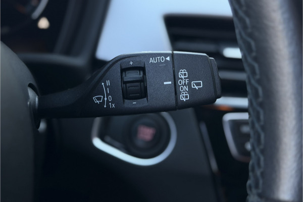 BMW X1 xDrive25e | Leder | Stoelverwarming | PDC V+A | LED | NAVI | 35X op voorraad