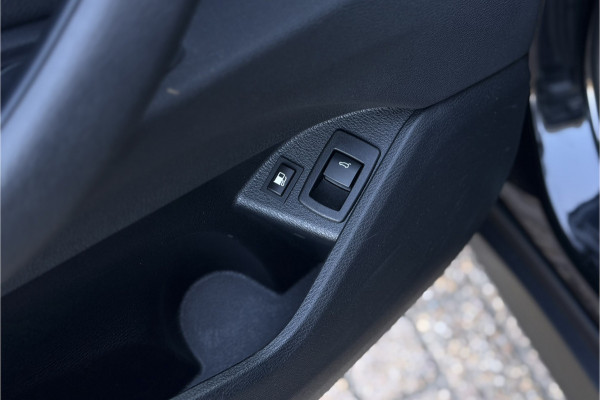 BMW X1 xDrive25e | Leder | Stoelverwarming | PDC V+A | LED | NAVI | 35X op voorraad