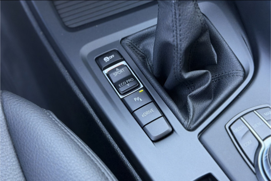 BMW X1 xDrive25e | Leder | Stoelverwarming | PDC V+A | LED | NAVI | 35X op voorraad