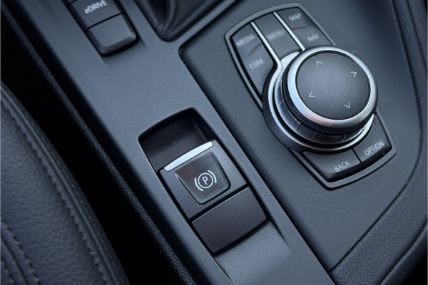 BMW X1 xDrive25e | Leder | Stoelverwarming | PDC V+A | LED | NAVI | 35X op voorraad
