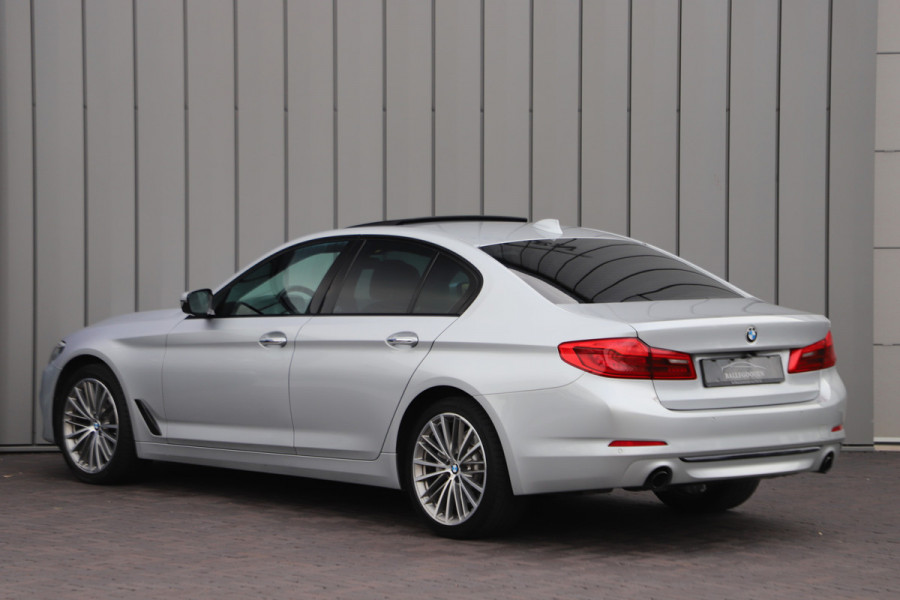 BMW 5 Serie 520i High Executive Aut8 | 184PK | Panoramadak | Sfeerverlichting | Comfortstoelen + Memory | Vol leder | Zonnenschermen | Camer