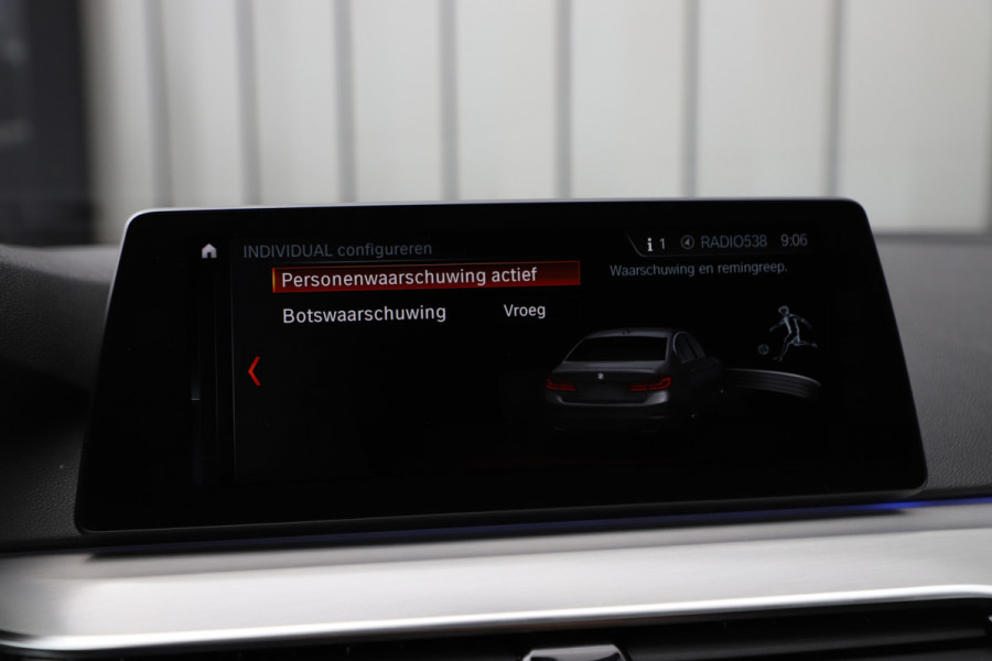 BMW 5 Serie 520i High Executive Aut8 | 184PK | Panoramadak | Sfeerverlichting | Comfortstoelen + Memory | Vol leder | Zonnenschermen | Camer