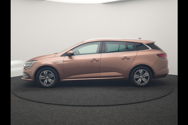 Renault Mégane Estate 1.3 TCe Intens 141pk | Trekhaak | Keyless Entry | Sfeerverlichting | LED Koplampen | Cruise Control | Navigatie | DAB | Lane Assist | Climate Control |