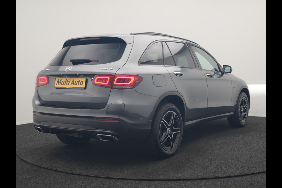 Mercedes-Benz GLC 300e 4MATIC Business Solution AMG PHEV 313pk Dealer O.H. | Trekhaak Af Fabriek | Panodak | Multi Beam LED | Alcantara Sportstoelen Verwarmd | Blis | Camera | Keyless | Sfeerverlichting | Apple Carplay | Navigatie | DAB | Cruise Control | Plug In Hybrid |