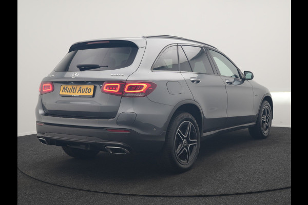 Mercedes-Benz GLC 300e 4MATIC Business Solution AMG PHEV 313pk Dealer O.H. | Trekhaak Af Fabriek | Panodak | Multi Beam LED | Alcantara Sportstoelen Verwarmd | Blis | Camera | Keyless | Sfeerverlichting | Apple Carplay | Navigatie | DAB | Cruise Control | Plug In Hybrid |