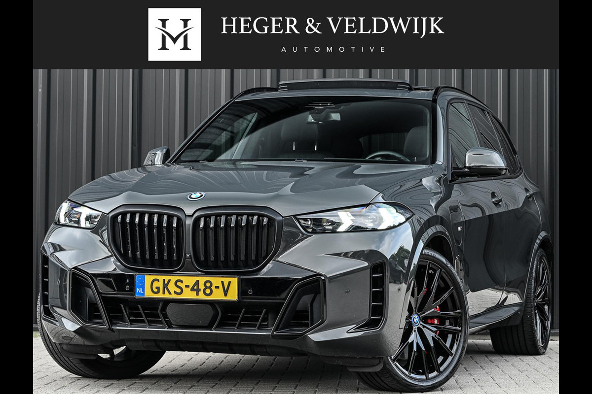 BMW X5 xDrive50e M-Sport Pro | NL-Auto | Panoramadak | Skylounge | Bowers en Wilkins | Alcantare Hemel | Assisted driving prof. | Comfort Seats | Stoelventilatie + Massage | 360 Camera | HUD | BMW Gesture Control | Soft Close | Elektr. trekhaak |