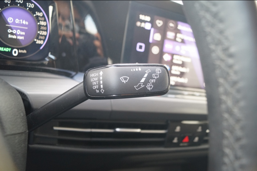 Volkswagen Golf 1.4 eHybrid PHEV Style Business -LEER-NAVI-ECC-LED-PDC-