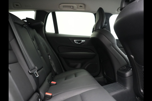 Volvo V60 T6 AWD Plus Bright PHEV 350pk Dealer O.H | Trekhaak Af Fabriek | Adaptive Cruise | Camera | Lederen Sportstoelen Memory & Verwarmd | Apple Carplay | Keyless | Google Assistant & Maps | Stuurverwarming | Pilot Assist | Virtual | Navigatie | DAB | 18"L.M | Plug In Hybrid |