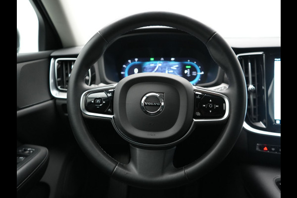Volvo V60 T6 AWD Plus Bright PHEV 350pk Dealer O.H | Trekhaak Af Fabriek | Adaptive Cruise | Camera | Lederen Sportstoelen Memory & Verwarmd | Apple Carplay | Keyless | Google Assistant & Maps | Stuurverwarming | Pilot Assist | Virtual | Navigatie | DAB | 18"L.M | Plug In Hybrid |
