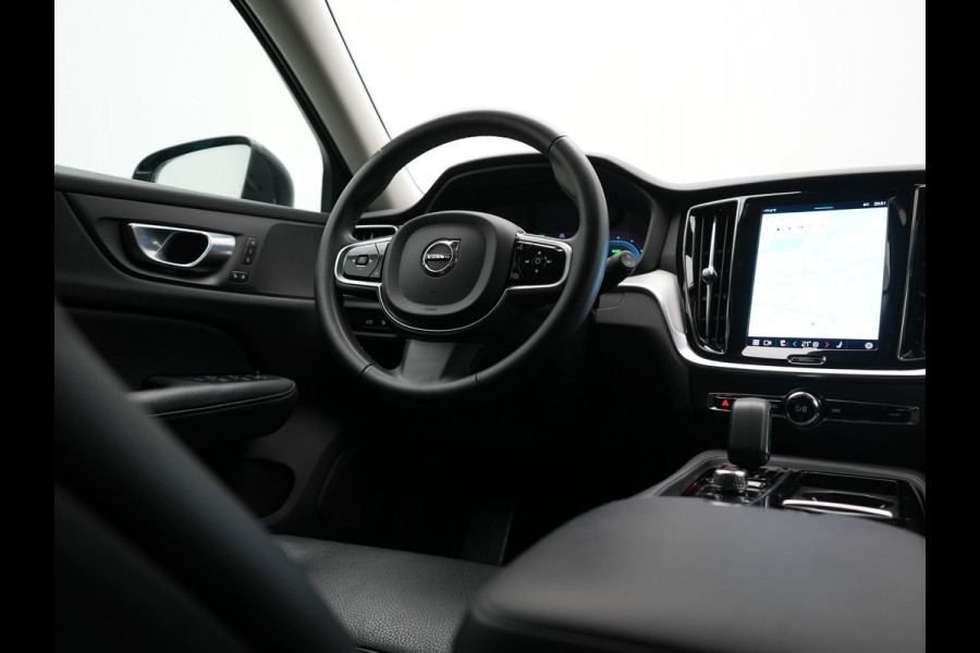 Volvo V60 T6 AWD Plus Bright PHEV 350pk Dealer O.H | Trekhaak Af Fabriek | Adaptive Cruise | Camera | Lederen Sportstoelen Memory & Verwarmd | Apple Carplay | Keyless | Google Assistant & Maps | Stuurverwarming | Pilot Assist | Virtual | Navigatie | DAB | 18"L.M | Plug In Hybrid |