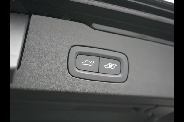 Volvo V60 T6 AWD Plus Bright PHEV 350pk Dealer O.H | Trekhaak Af Fabriek | Adaptive Cruise | Camera | Lederen Sportstoelen Memory & Verwarmd | Apple Carplay | Keyless | Google Assistant & Maps | Stuurverwarming | Pilot Assist | Virtual | Navigatie | DAB | 18"L.M | Plug In Hybrid |