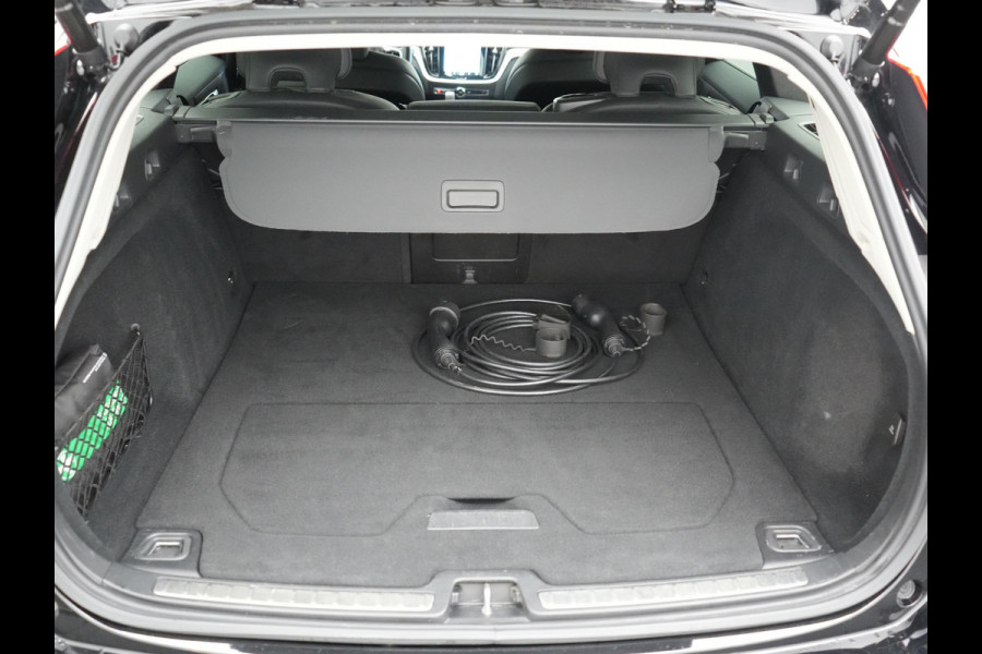 Volvo V60 T6 AWD Plus Bright PHEV 350pk Dealer O.H | Trekhaak Af Fabriek | Adaptive Cruise | Camera | Lederen Sportstoelen Memory & Verwarmd | Apple Carplay | Keyless | Google Assistant & Maps | Stuurverwarming | Pilot Assist | Virtual | Navigatie | DAB | 18"L.M | Plug In Hybrid |