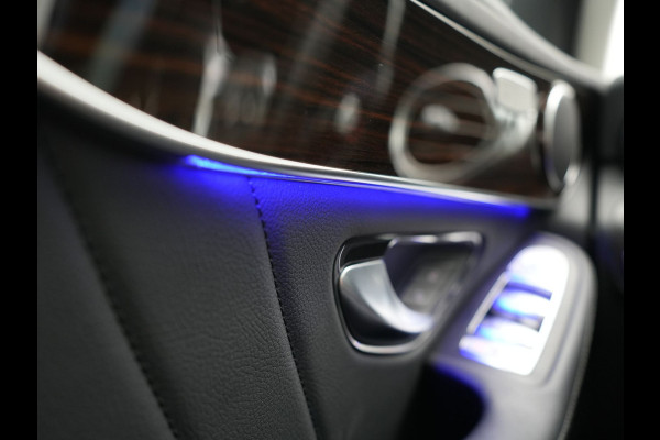 Mercedes-Benz GLC 300e 4MATIC Business Solution AMG PHEV 313pk Dealer O.H. | Trekhaak Af Fabriek | Panodak | Multi Beam LED | Alcantara Sportstoelen Verwarmd | Blis | Camera | Keyless | Sfeerverlichting | Apple Carplay | Navigatie | DAB | Cruise Control | Plug In Hybrid |