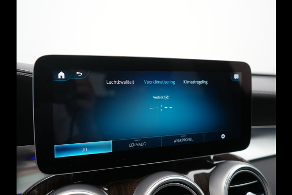 Mercedes-Benz GLC 300e 4MATIC Business Solution AMG PHEV 313pk Dealer O.H. | Trekhaak Af Fabriek | Panodak | Multi Beam LED | Alcantara Sportstoelen Verwarmd | Blis | Camera | Keyless | Sfeerverlichting | Apple Carplay | Navigatie | DAB | Cruise Control | Plug In Hybrid |