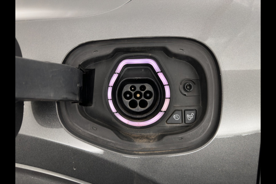 Ford Kuga 2.5 PHEV ST-Line (Plug-In) {SoH-86%} (INCL-BTW) Aut. *DIGI-COCKPIT | ADAPTIVE-CRUISE | BLINDSPOT | FULL-LED | KEYLESS | DAB | CARPLAY | NAVI-FULLMAP | HEATED-SPORTSEATS | PRIVACY-GLASS | 18"ALU*