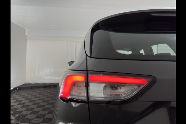 Ford Kuga 2.5 PHEV ST-Line (Plug-In) {SoH-86%} (INCL-BTW) Aut. *DIGI-COCKPIT | ADAPTIVE-CRUISE | BLINDSPOT | FULL-LED | KEYLESS | DAB | CARPLAY | NAVI-FULLMAP | HEATED-SPORTSEATS | PRIVACY-GLASS | 18"ALU*