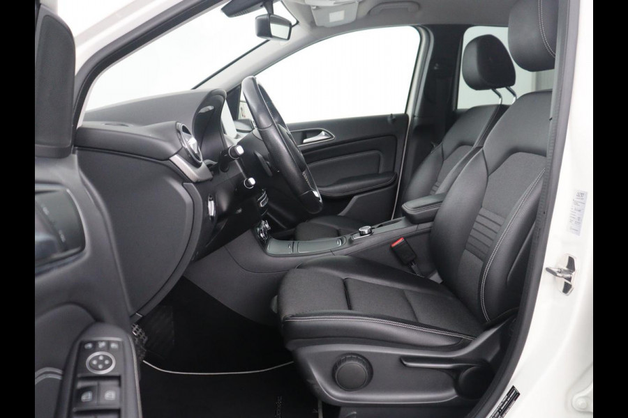 Mercedes-Benz B-klasse 180 Ambition | Half leder | Cruise control | Navigatie | Bluetooth | Airco | Camera | Park assist | Trekhaak