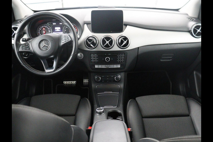 Mercedes-Benz B-klasse 180 Ambition | Half leder | Cruise control | Navigatie | Bluetooth | Airco | Camera | Park assist | Trekhaak