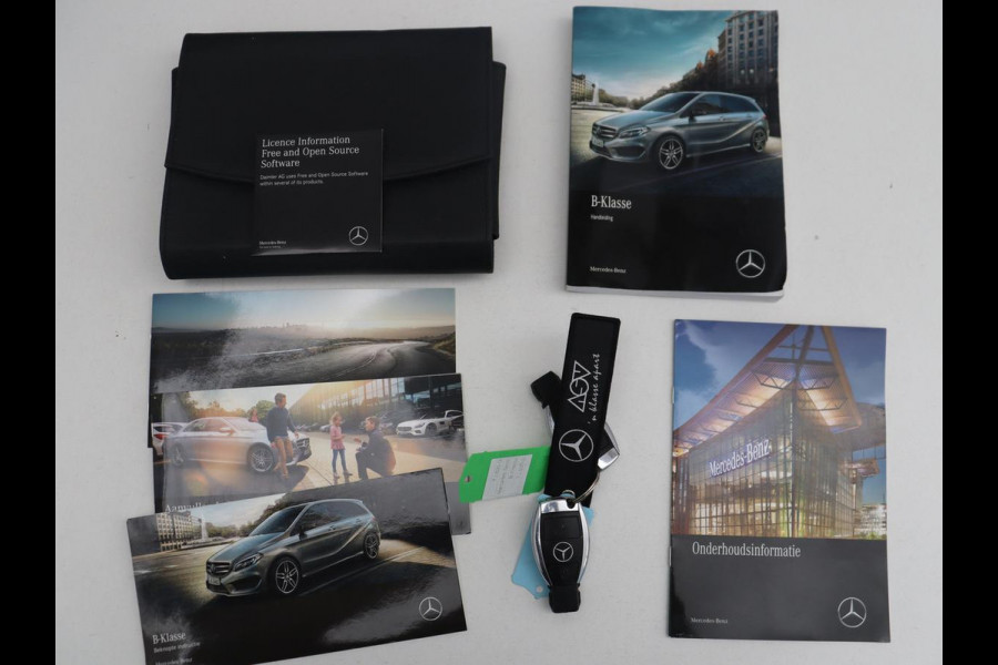Mercedes-Benz B-klasse 180 Ambition | Half leder | Cruise control | Navigatie | Bluetooth | Airco | Camera | Park assist | Trekhaak