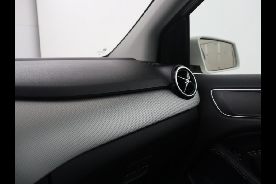 Mercedes-Benz B-klasse 180 Ambition | Half leder | Cruise control | Navigatie | Bluetooth | Airco | Camera | Park assist | Trekhaak