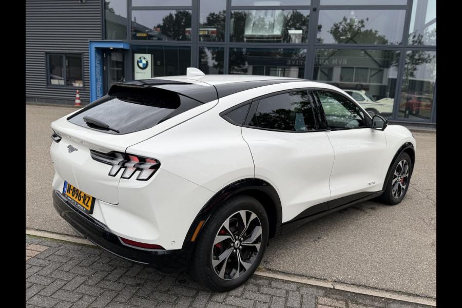 Ford Mustang Mach-E AWD 75 kWh SOH 93% ORIGINEEL NL AUTO MET NAP | B&O PREMIUM AUDIO | LEREN BEKLEDING | 360° CAMERA | ELEKTRISCHE STOELEN MET GEHEUGEN | TECHNOLOGY PACK | WINTERPAKKET | ADAPTIVE CRUISE CONTROL | DODEHOEKDETECTIE | FORD DEALER ONDERHOUDEN | ALL-IN PRIJS INCL. 12 MND BOVAG GARANTIE |